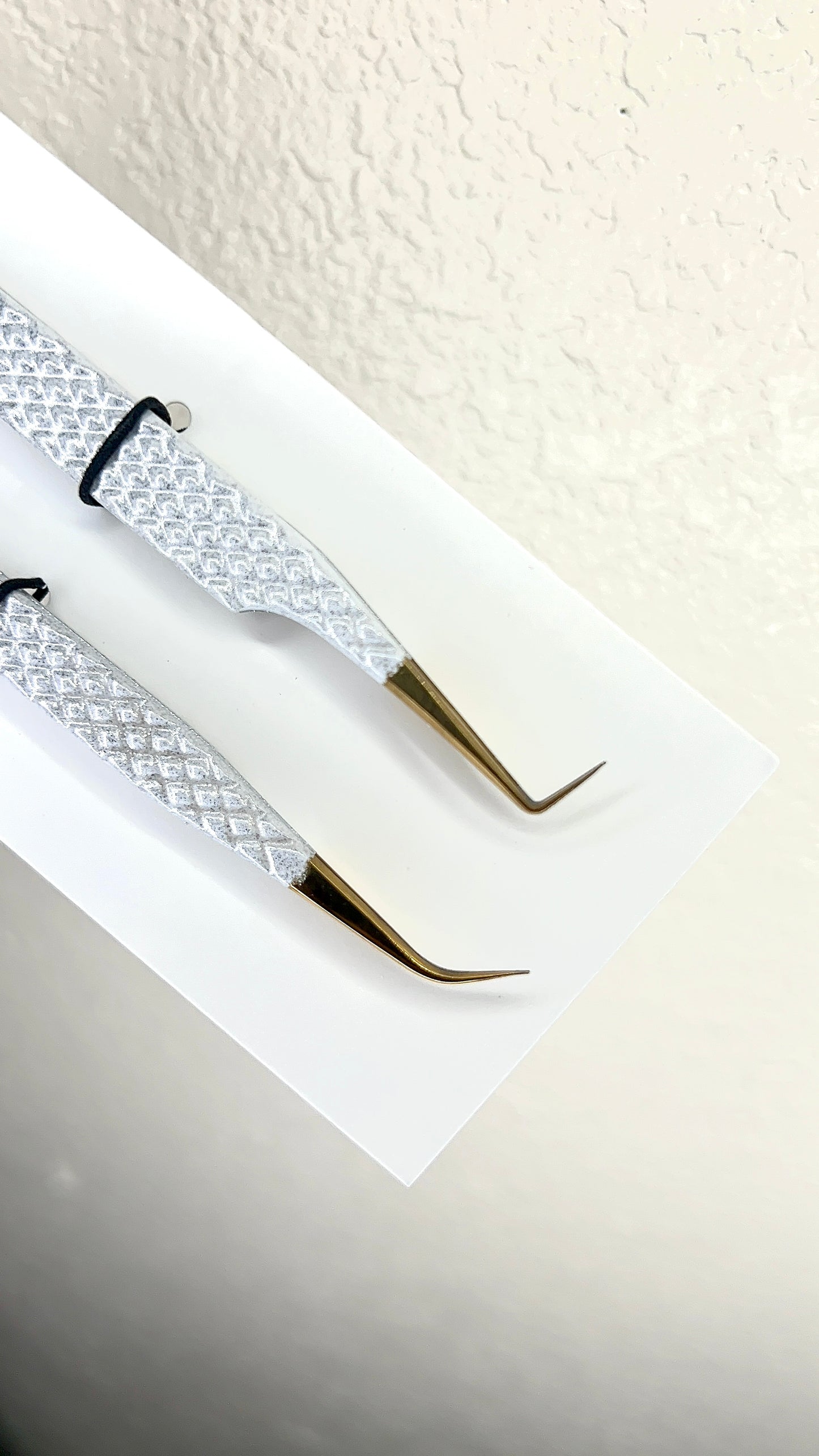 Tweezers (Seasonal)
